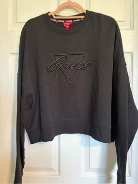 GUESS Black Crewneck